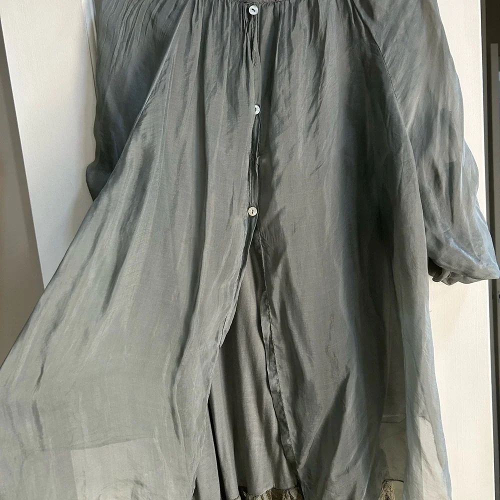 Nina Kendosa Silk Green Gray Blouse with Jersey ruffled Liner in size large NWT - Picture 7 of 16